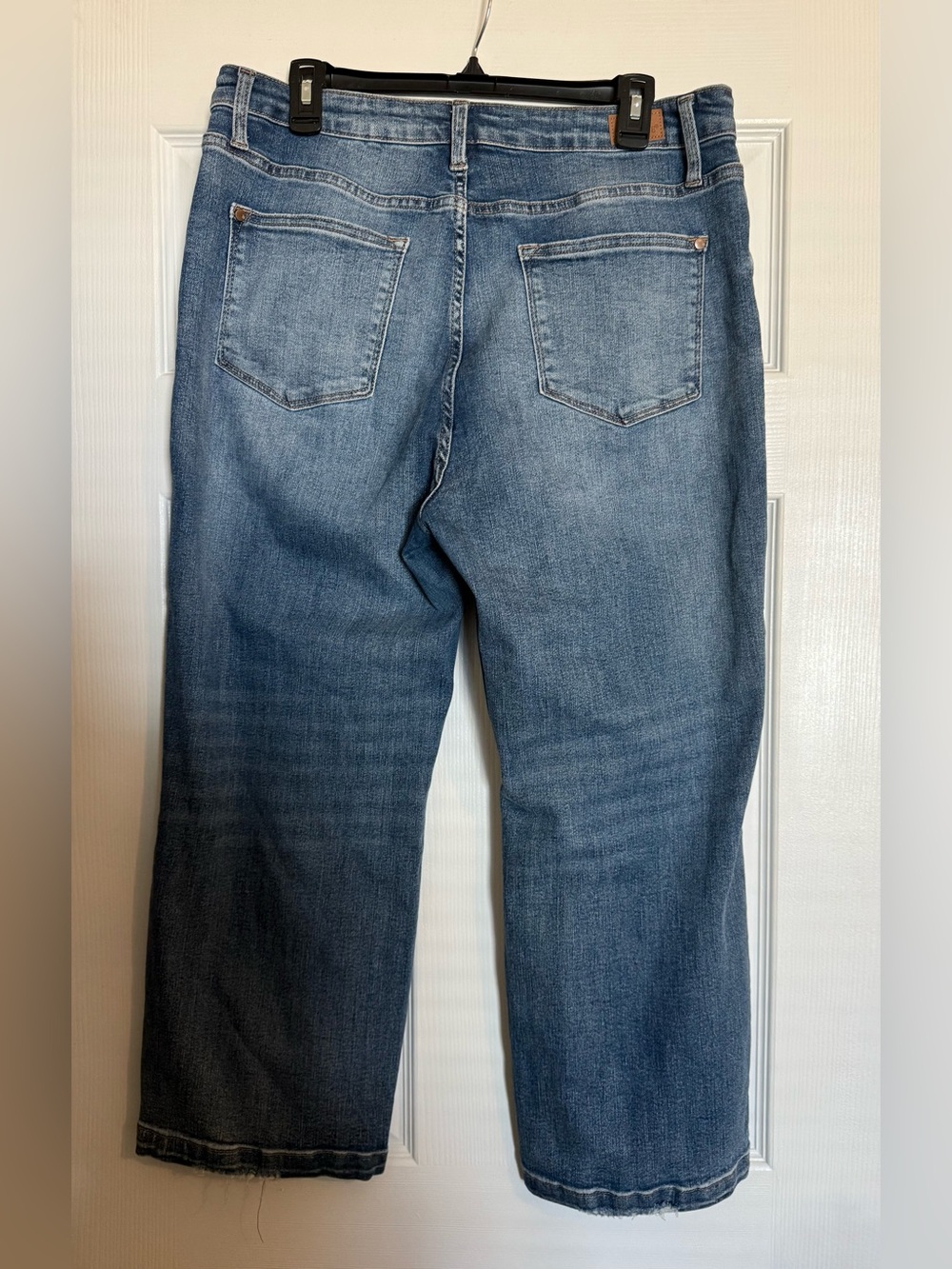 Like New Judy Blue Straight Leg Medium Wash Jeans-Size 15/32 - Picture 5 of 6